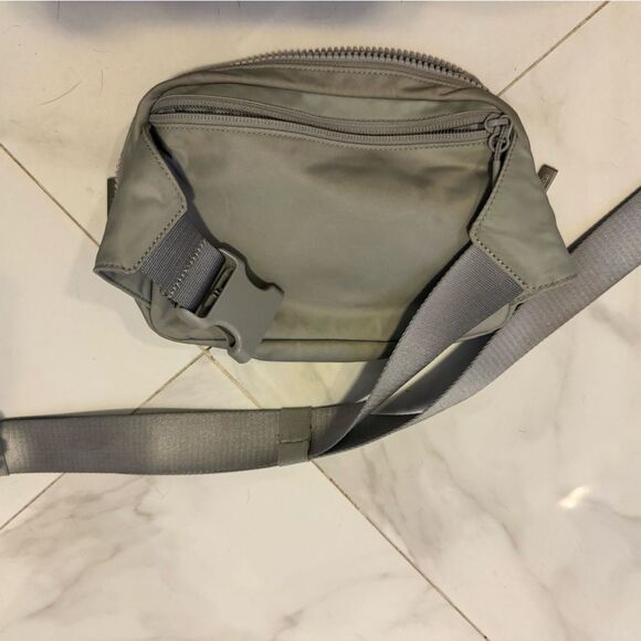 Lululemon Gray Belt Bag #12 - Picture 4 of 9